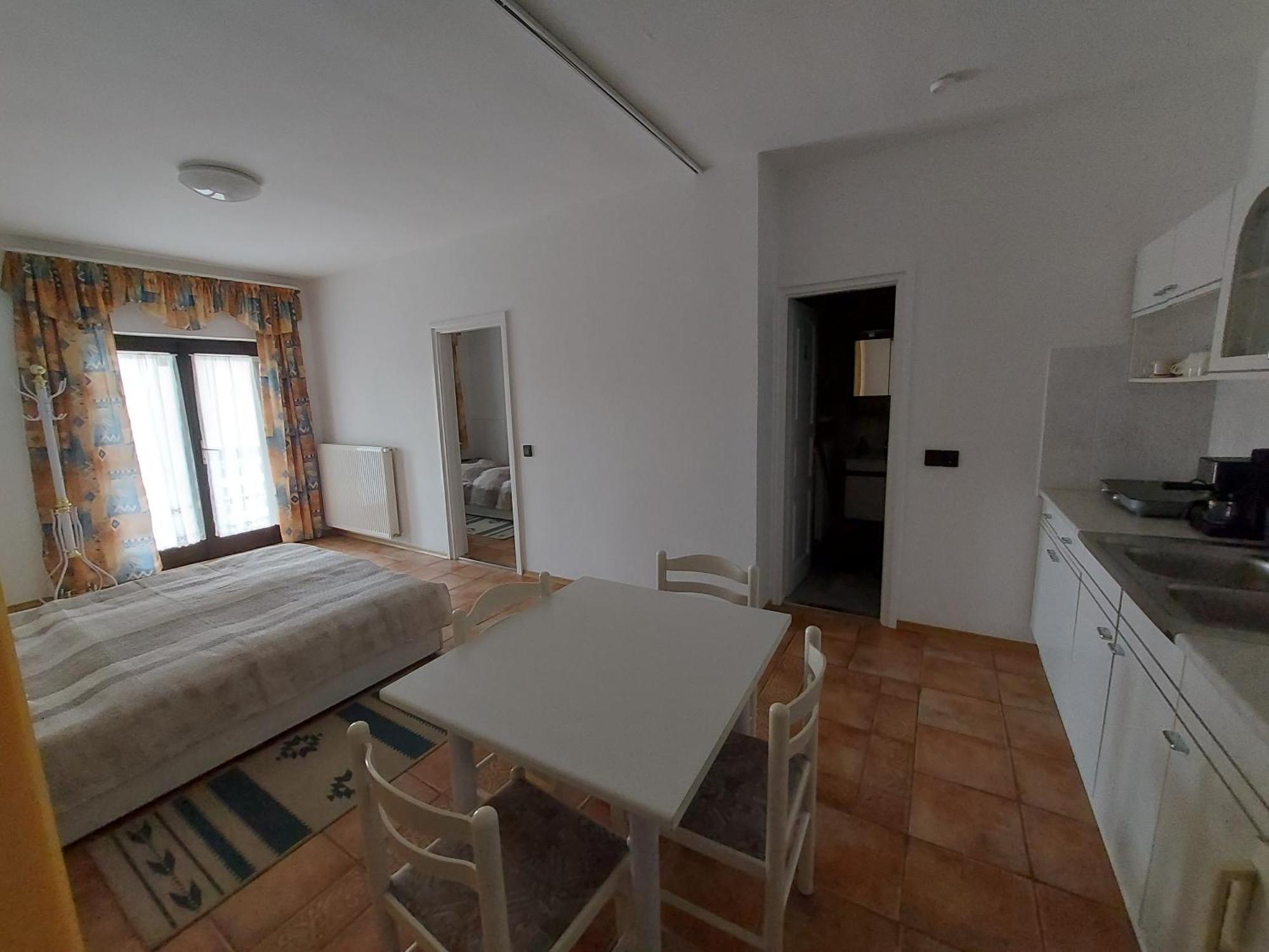Istvan Apartmanok Keszthely Bagian luar foto