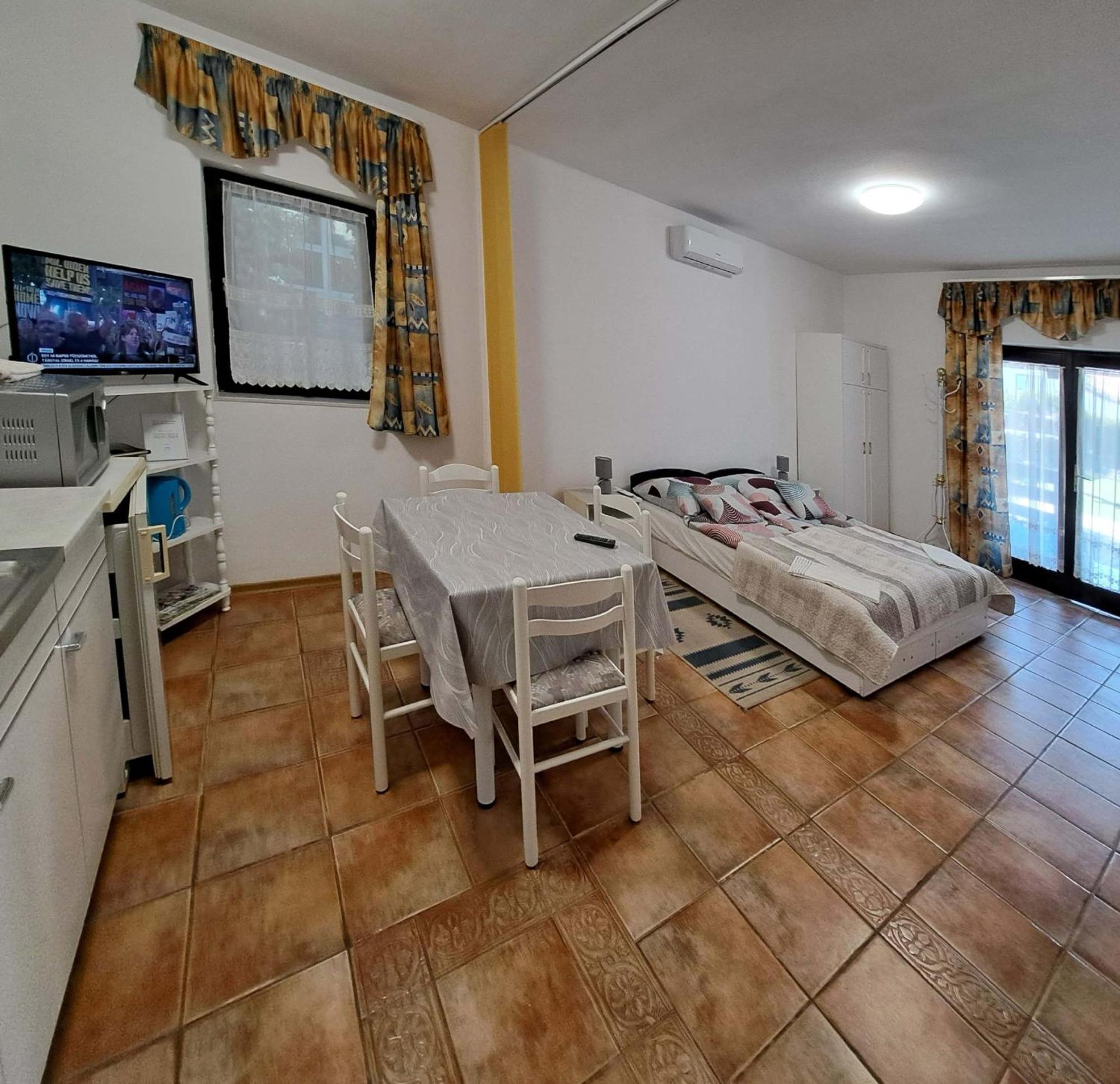 Istvan Apartmanok Keszthely Bagian luar foto